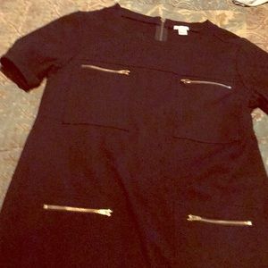 Adorable dress, looks great with boots!